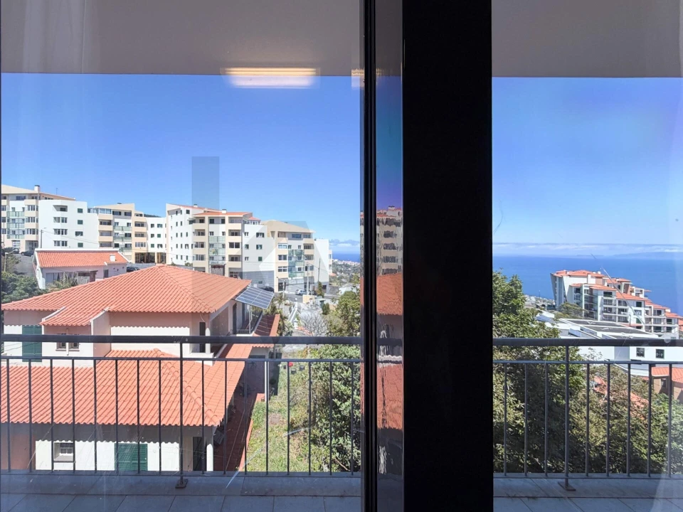 Apartamento T1 para Venda em Caniço Foto 10