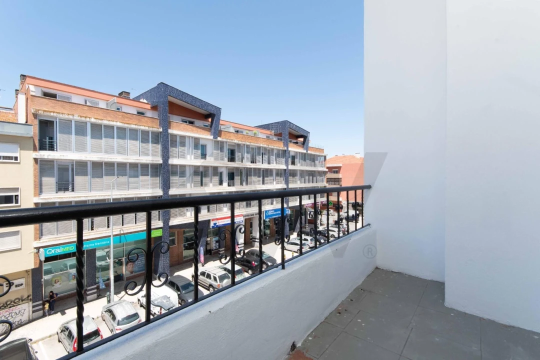 Apartamento T2 para Arrendamento em Amora Foto 17