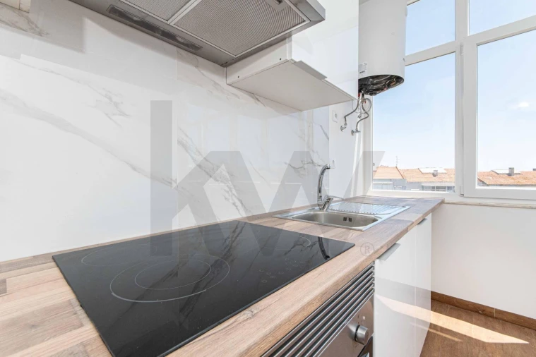 Apartamento T2 para Arrendamento em Amora Foto 3