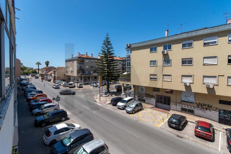 Apartamento T2 para Arrendamento em Amora Foto 22