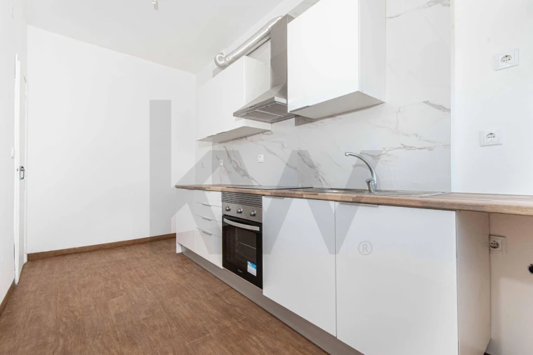 Apartamento T2 para Arrendamento em Amora Foto 5