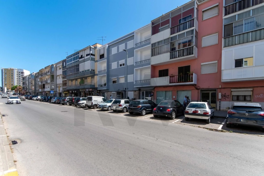 Apartamento T2 para Arrendamento em Amora Foto 20