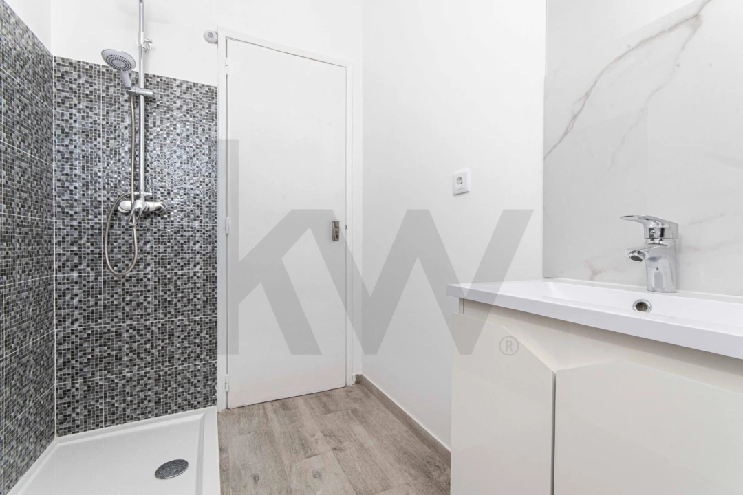 Apartamento T2 para Arrendamento em Amora Foto 16