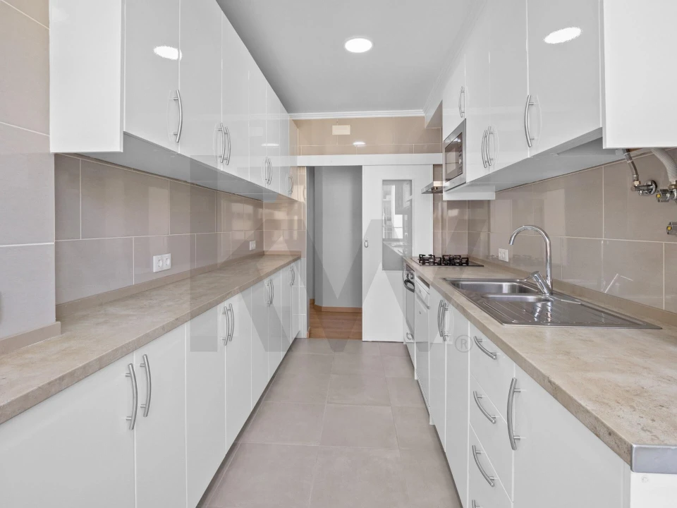 Apartamento T2 para Arrendamento em Carcavelos e Parede Foto 2