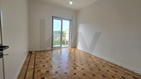Apartamento T3 para Arrendamento em Aldoar, Foz do Douro e Nevogilde