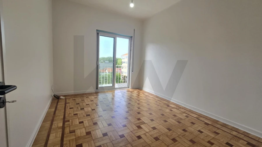 Apartamento T3 para Arrendamento em Aldoar, Foz do Douro e Nevogilde Foto 3