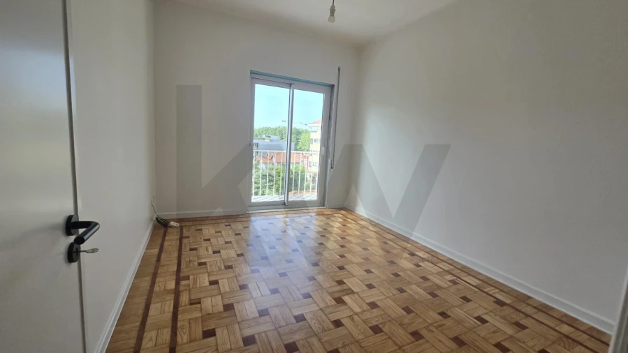 Apartamento T3 para Arrendamento em Aldoar, Foz do Douro e Nevogilde Foto 12
