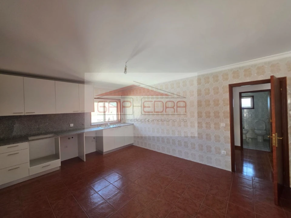 Apartamento T2 para Venda em Abragão Foto 3