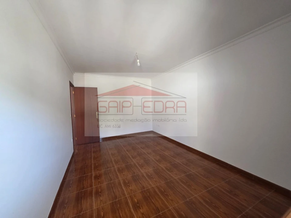 Apartamento T2 para Venda em Abragão Foto 7
