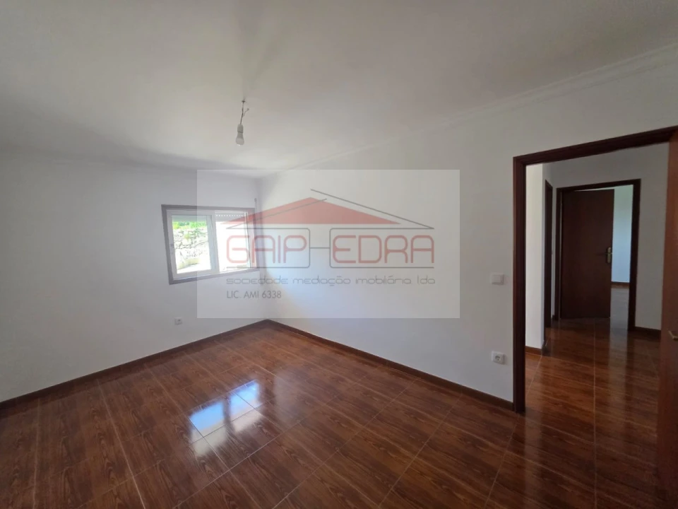 Apartamento T2 para Venda em Abragão Foto 9