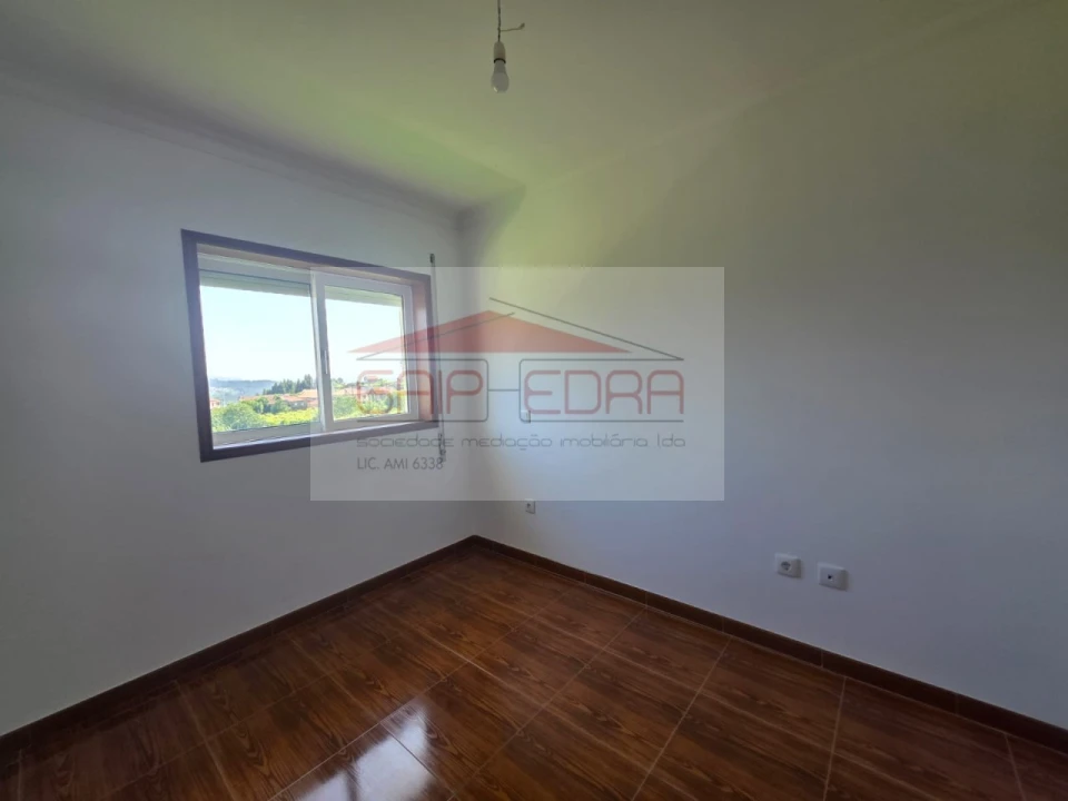 Apartamento T2 para Venda em Abragão Foto 11