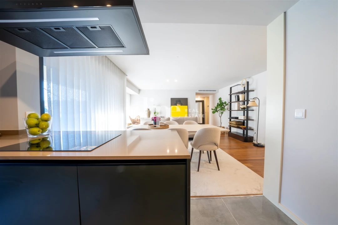 Apartamento T2 para Venda em Urgezes Foto 5