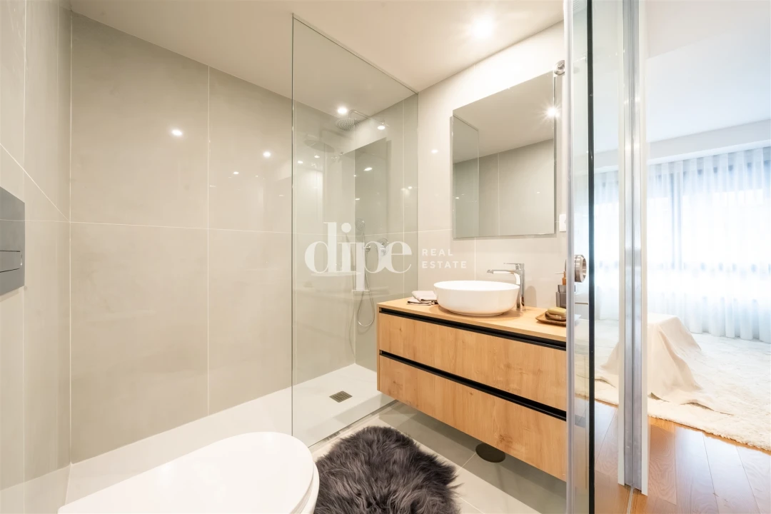 Apartamento T2 para Venda em Urgezes Foto 15