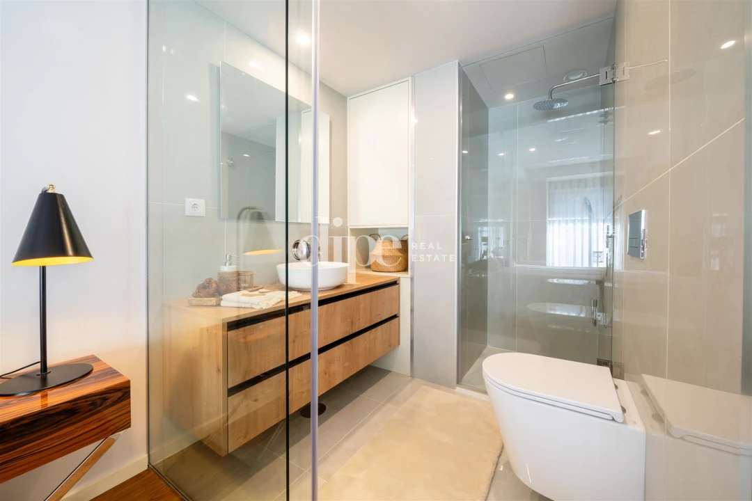 Apartamento T2 para Venda em Urgezes Foto 10
