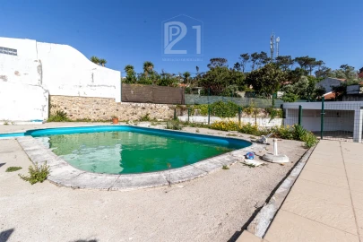 Moradia T10 para Venda em Almargem do Bispo, Pêro Pinheiro e Montelavar