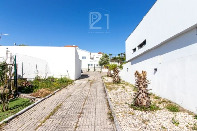 Moradia T10 para Venda em Almargem do Bispo, Pêro Pinheiro e Montelavar