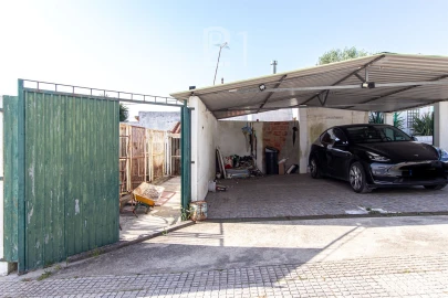Moradia T10 para Venda em Almargem do Bispo, Pêro Pinheiro e Montelavar
