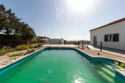 Moradia T10 para Venda em Almargem do Bispo, Pêro Pinheiro e Montelavar