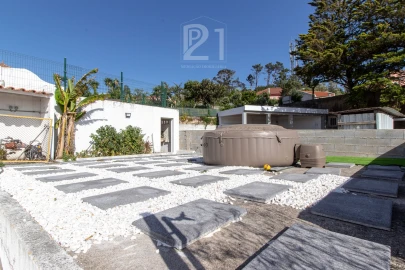 Moradia T10 para Venda em Almargem do Bispo, Pêro Pinheiro e Montelavar