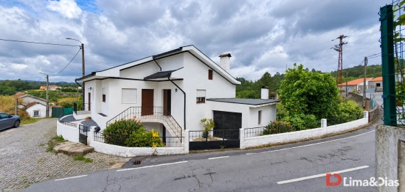Moradia T3 para Venda em Revelhe