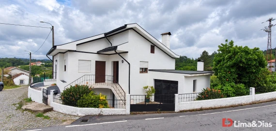 Moradia T3 para Venda em Revelhe