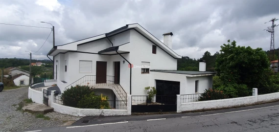 Moradia T3 para Venda em Revelhe