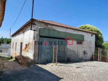Armazém para Venda em Alcanena e Vila Moreira