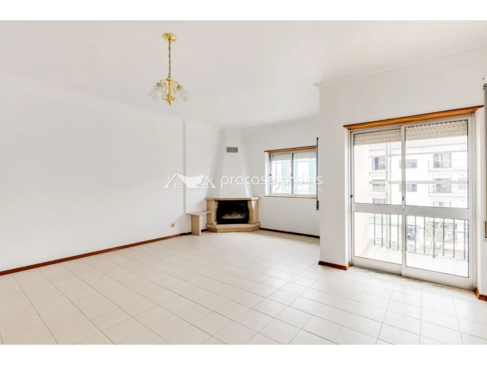 Apartamento T3 para Venda em Leiria, Pousos, Barreira e Cortes Foto 1