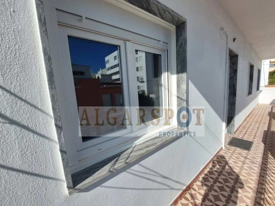 Moradia T4 para Venda em Quarteira Foto 18