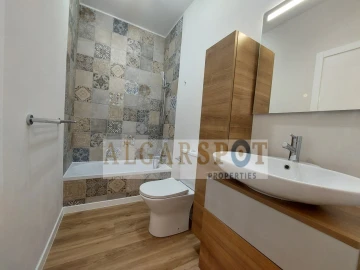 Moradia T4 para Venda em Quarteira