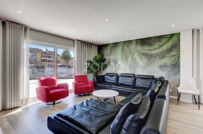 Apartamento T5 para Venda em Sacavém e Prior Velho