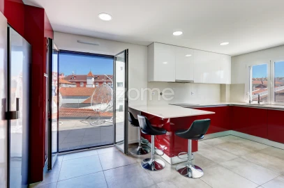 Apartamento T5 para Venda em Sacavém e Prior Velho