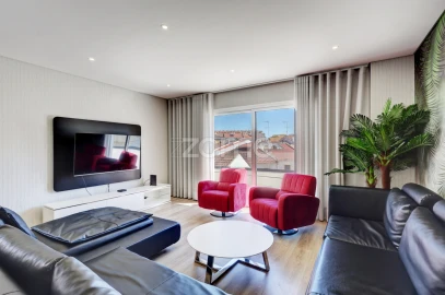 Apartamento T5 para Venda em Sacavém e Prior Velho