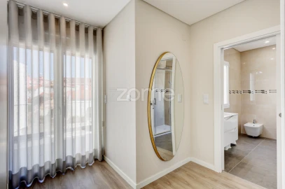 Apartamento T5 para Venda em Sacavém e Prior Velho