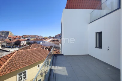 Apartamento T5 para Venda em Sacavém e Prior Velho