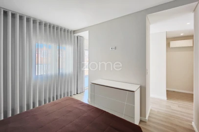 Apartamento T5 para Venda em Sacavém e Prior Velho