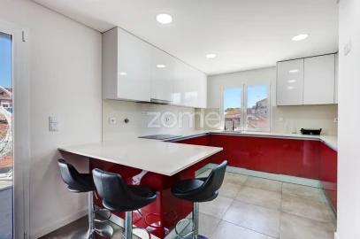 Apartamento T5 para Venda em Sacavém e Prior Velho