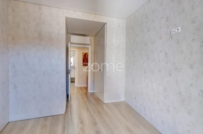 Apartamento T5 para Venda em Sacavém e Prior Velho