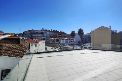 Apartamento T5 para Venda em Sacavém e Prior Velho