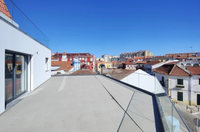 Apartamento T5 para Venda em Sacavém e Prior Velho