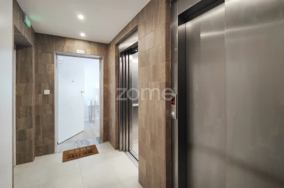 Apartamento T5 para Venda em Sacavém e Prior Velho