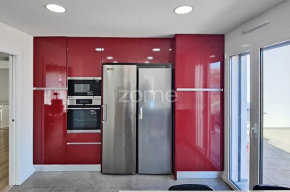 Apartamento T5 para Venda em Sacavém e Prior Velho