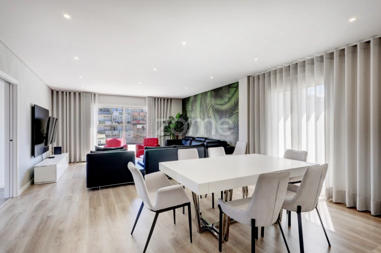 Apartamento T5 para Venda em Sacavém e Prior Velho Foto 8