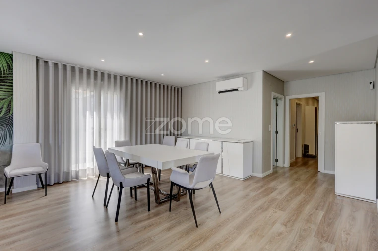 Apartamento T5 para Venda em Sacavém e Prior Velho Foto 9