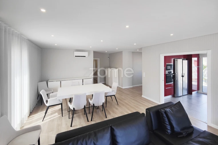 Apartamento T5 para Venda em Sacavém e Prior Velho Foto 7