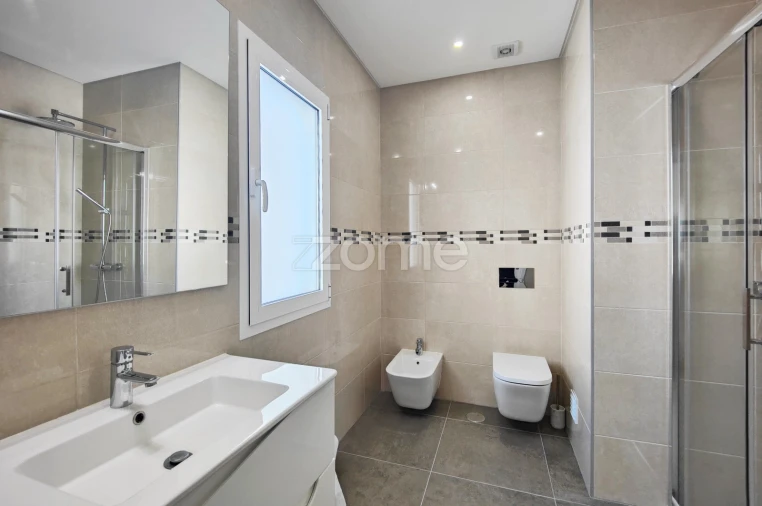 Apartamento T5 para Venda em Sacavém e Prior Velho Foto 29