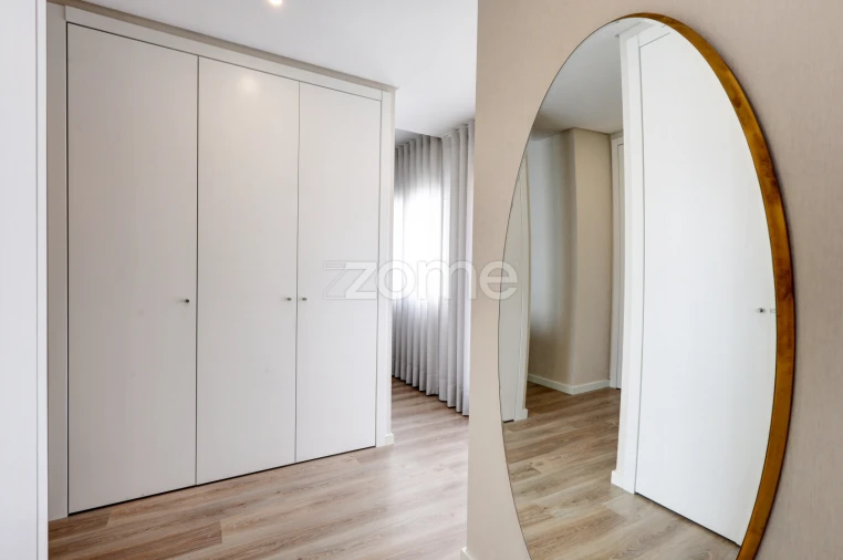 Apartamento T5 para Venda em Sacavém e Prior Velho Foto 34