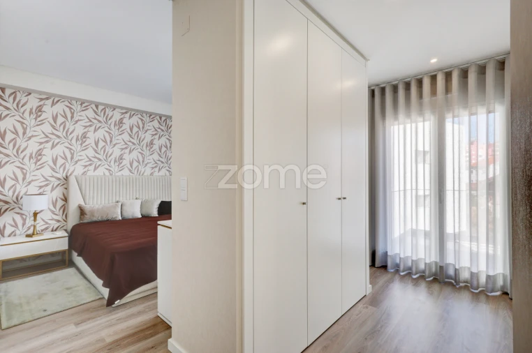 Apartamento T5 para Venda em Sacavém e Prior Velho Foto 31