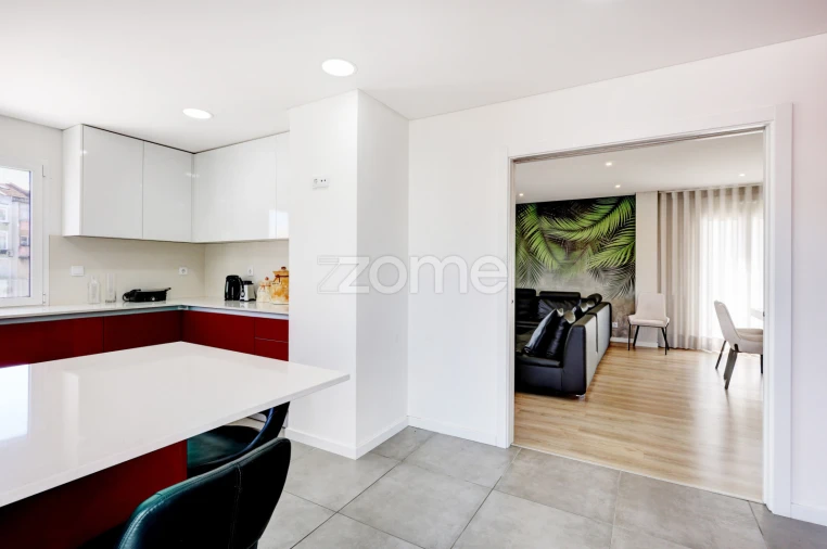 Apartamento T5 para Venda em Sacavém e Prior Velho Foto 15