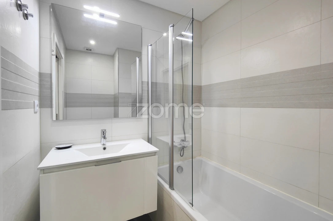 Apartamento T5 para Venda em Sacavém e Prior Velho Foto 42